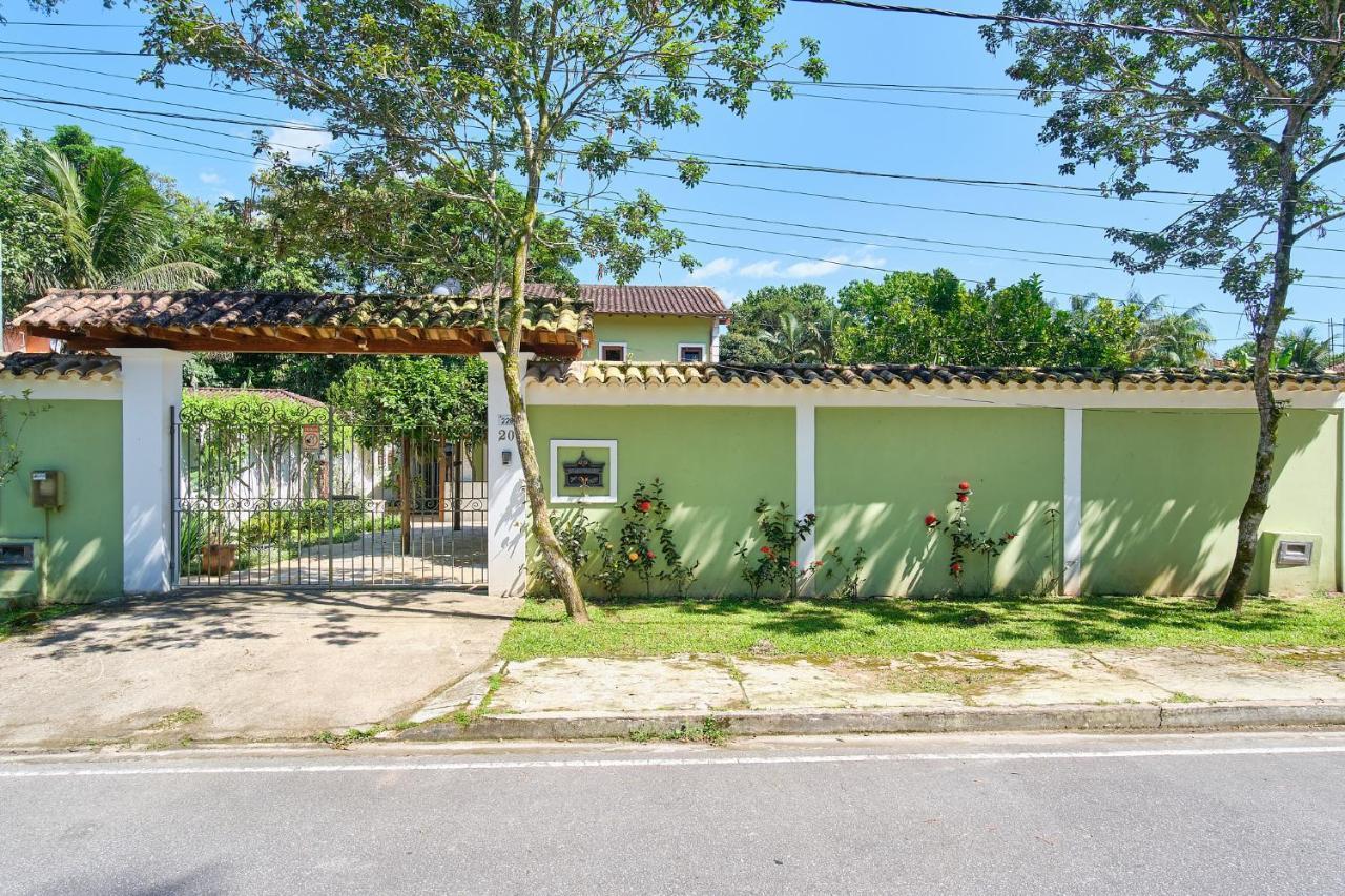 Vila Casa Petunia Com Ar E Piscina Perto Do Centro Araquari Exteriér fotografie